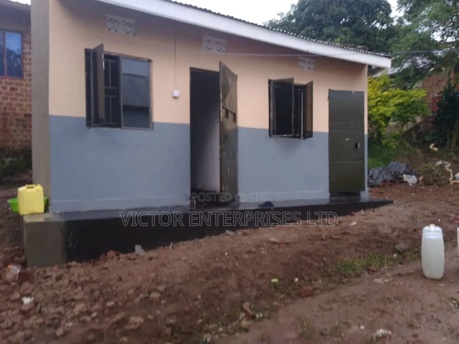 Plot With House Available for Sale. Attractive Price