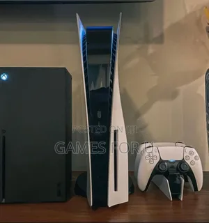 Uk Used Ps5 Disc Version Standard With 2 Controllers