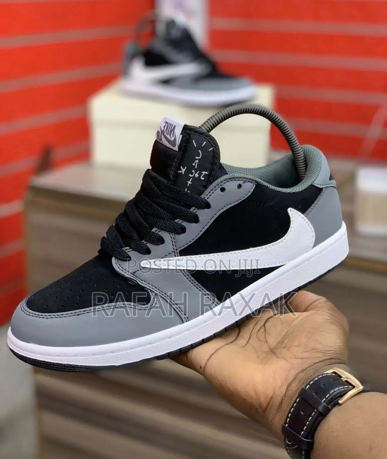 Original Nike Air Jordan 1 Retro Low X Travis Scott Sneakers