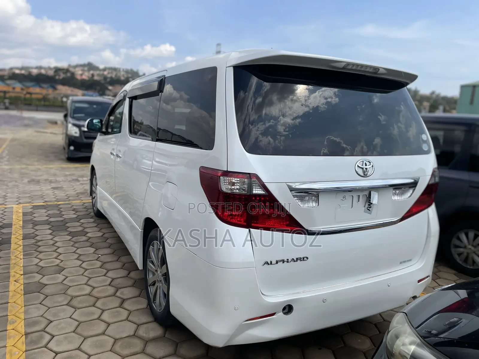 Toyota Alphard 2011 White