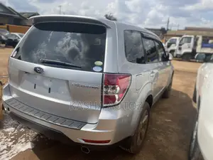 Subaru Forester 2010 Silver