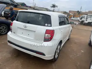 Toyota IST 2009 White
