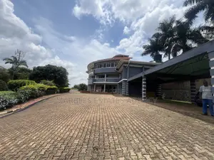 Furnished 10bdrm Bungalow in Mutungo, Central Division for rent