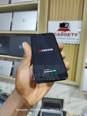 Kyocera Gratina  KYV48 32 GB Black