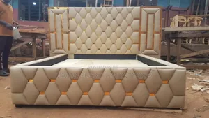 5x6 Bed Full Set With Bedside Drawers and Ottoman.