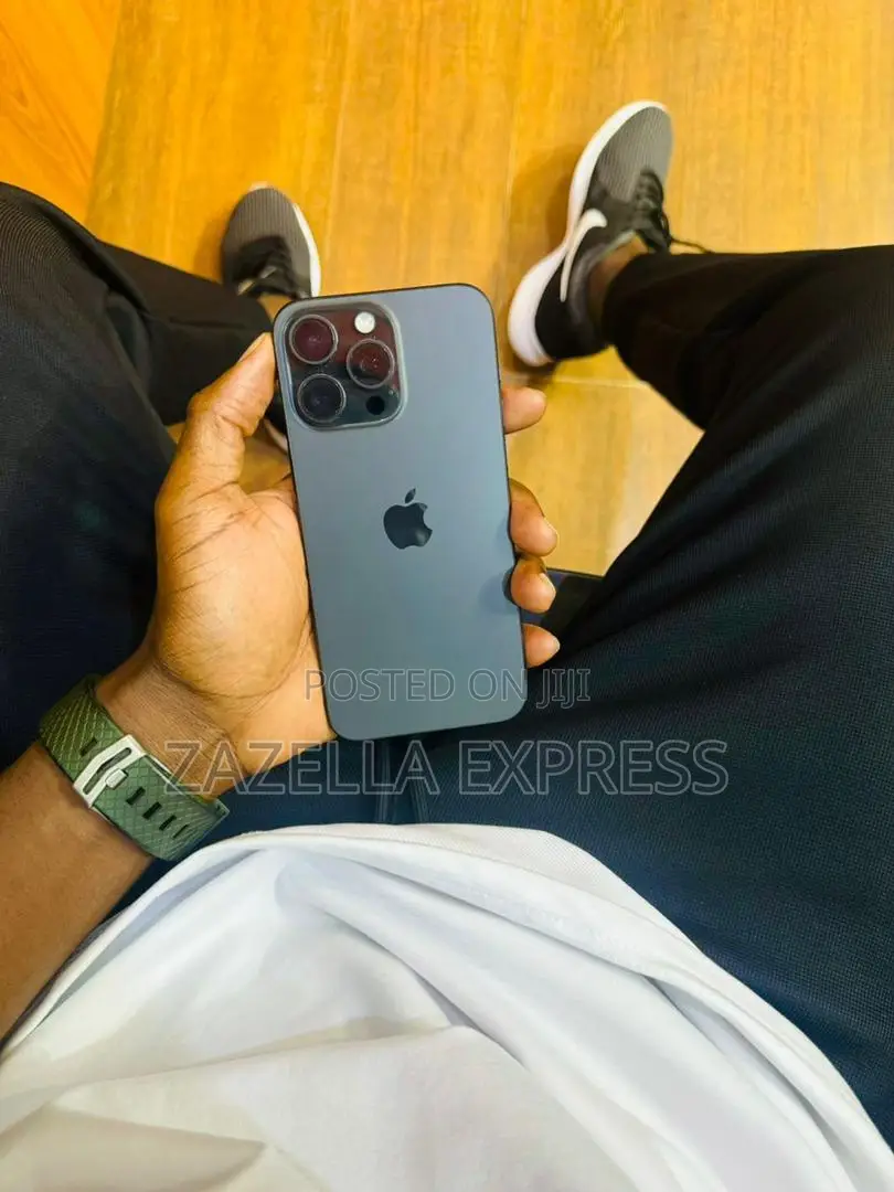 New Apple iPhone 16 256 GB Blue