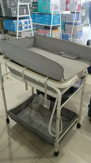 2-in-1 Baby Changing Table With Baby Tub With Safety Belt