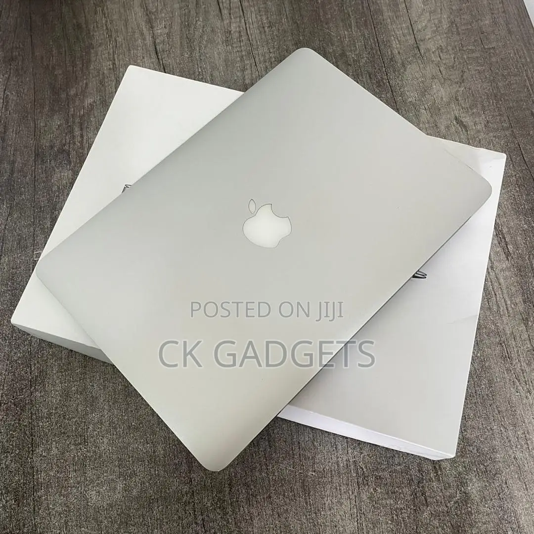 New Laptop Apple MacBook Air 8GB Intel Core I5 SSHD (Hybrid) 256GB