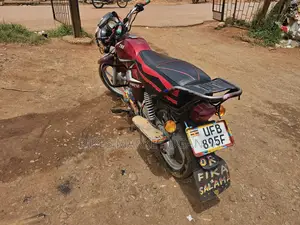 TVS HLX 125 2019 Red