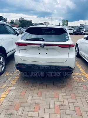 Toyota Harrier 2.0 2020 White
