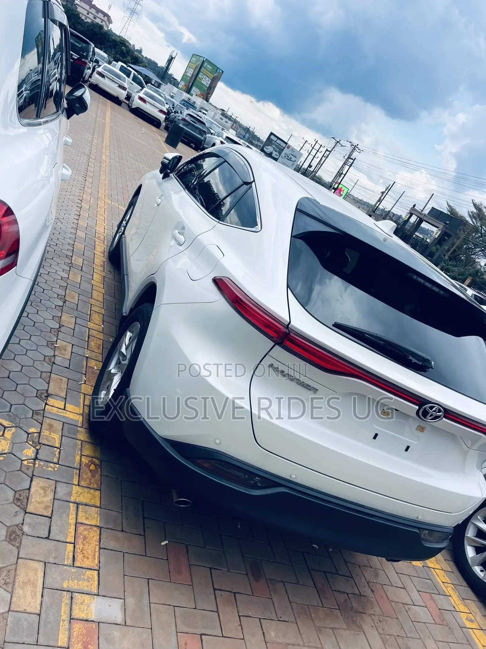Toyota Harrier 2.0 2020 White
