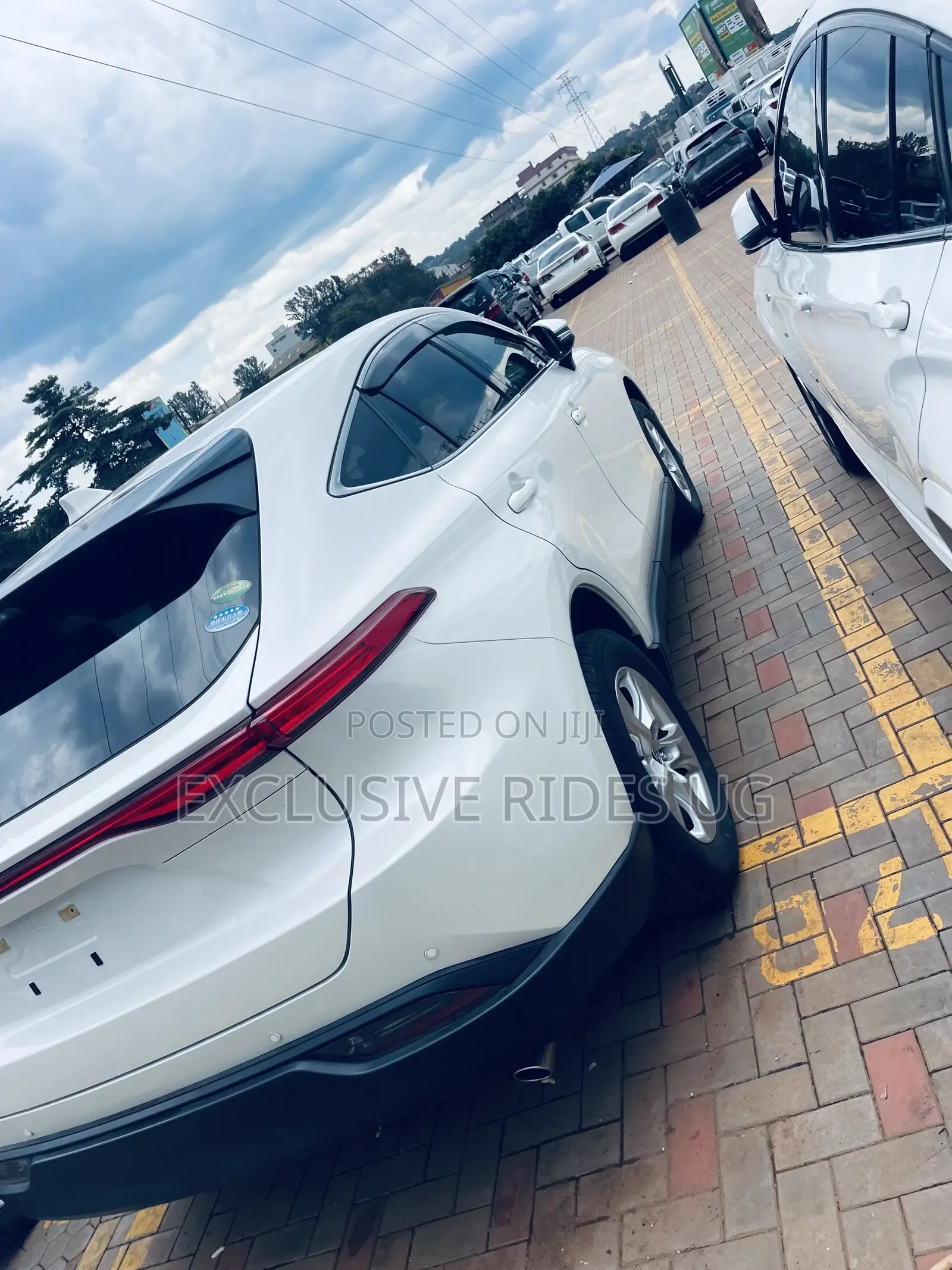 Toyota Harrier 2.0 2020 White