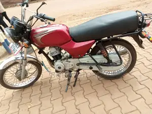 Bajaj Boxer 2021 Red