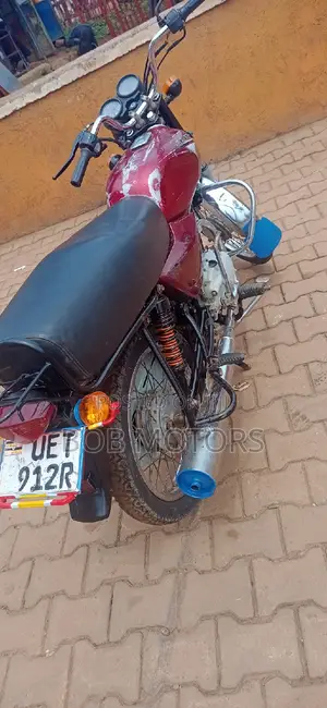 Bajaj Boxer 2022 Red