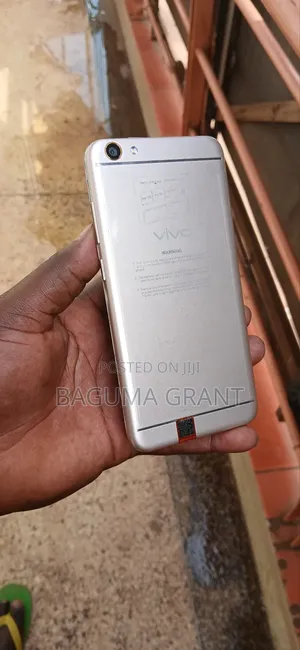 Vivo Y66i 32 GB Silver