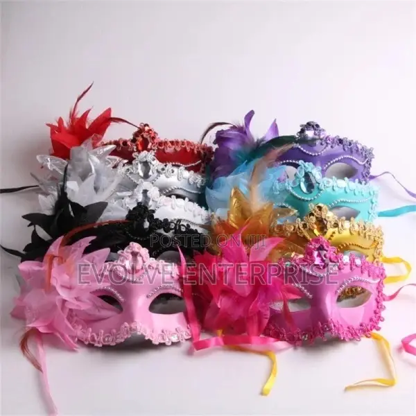 Halloween Masquerade Painted Golden Powder Half-Face Mask