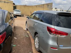 Toyota Wish 2010 Silver