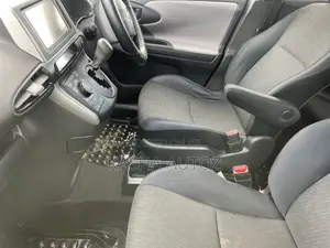 Toyota Wish 2010 Blue