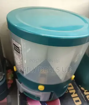 Rotating Food Dispenser
