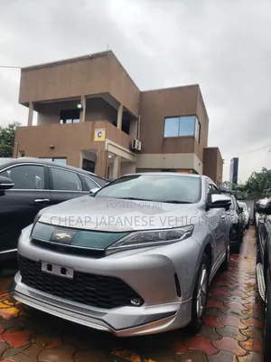 Toyota Harrier 2.0 2018 Silver