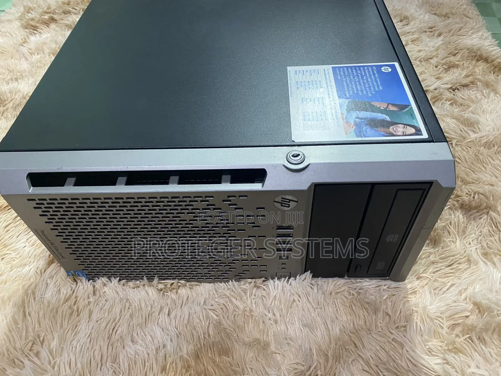 Server HP ProLiant ML 8GB Intel Xeon HDD+SSD 1T