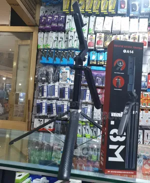 360 Rotating Handheld Selfie Stick