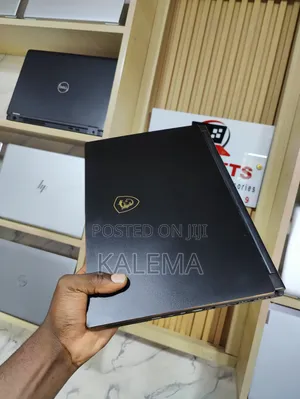 Laptop MSI GS65 Stealth Thin 8RE 16GB Intel Core I7 HDD+SSD 512GB