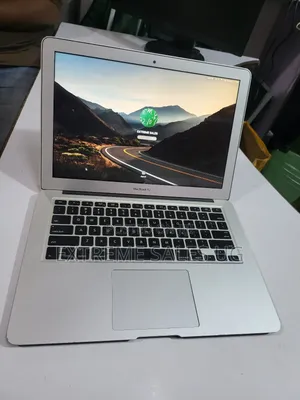 Laptop Apple MacBook Air 4GB Intel Core I5 SSD 128GB