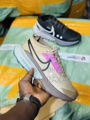 Original Nike Zoom Pegasus Trail 4 Running Sneakers