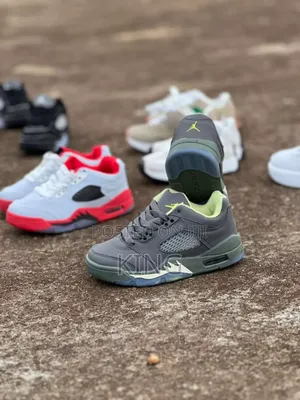 Icon Kids Sneakers. Kids Jordans