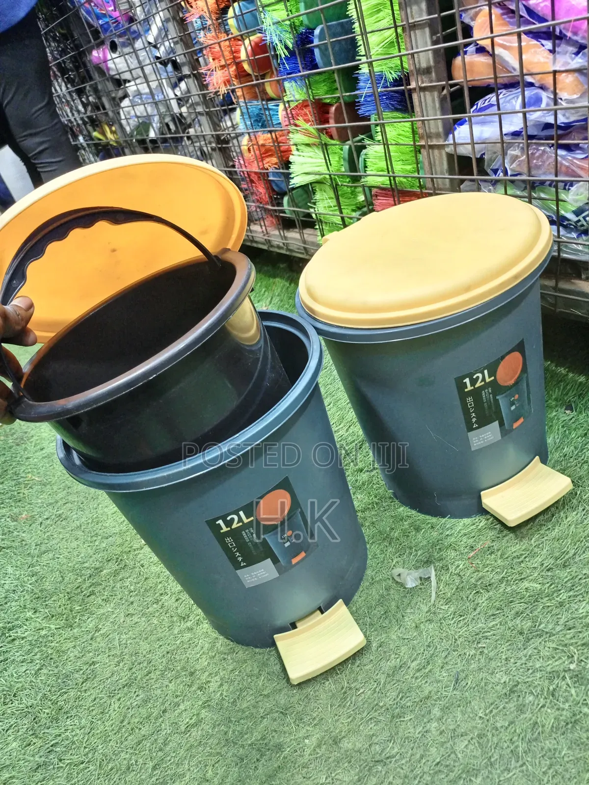 Trash Can Pedal Pail, 3.2 Gal (12 L), Trash Can