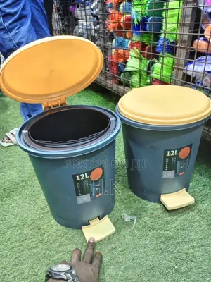 Trash Can Pedal Pail, 3.2 Gal (12 L), Trash Can
