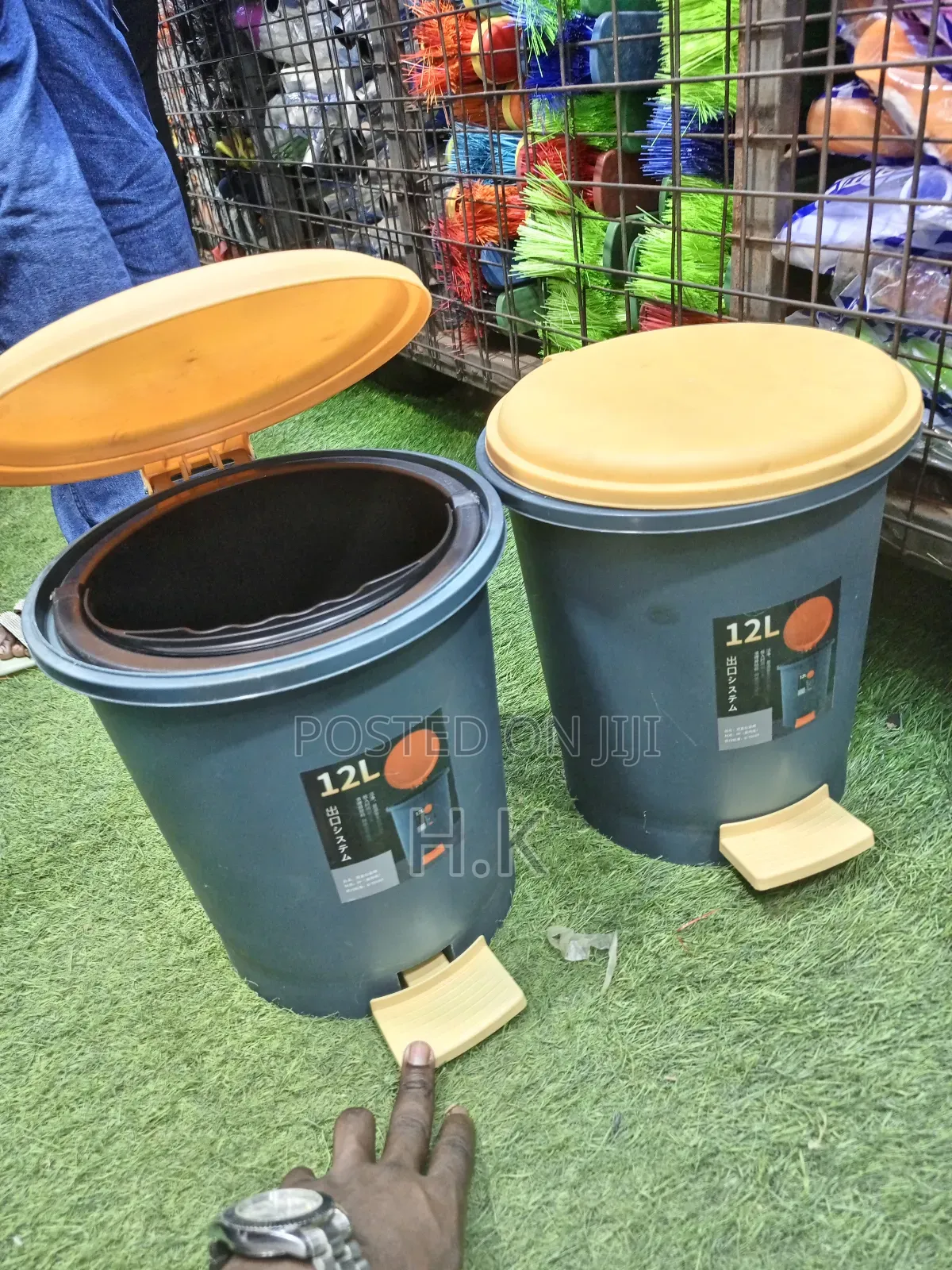 Trash Can Pedal Pail, 3.2 Gal (12 L), Trash Can