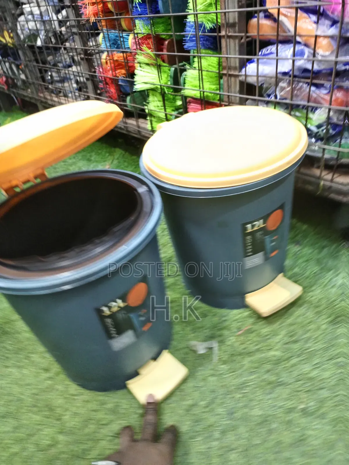 Trash Can Pedal Pail, 3.2 Gal (12 L), Trash Can