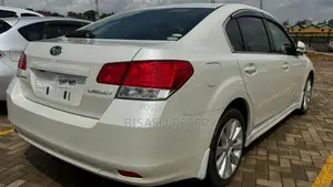 Subaru Legacy 2.5i Premium 2011 White