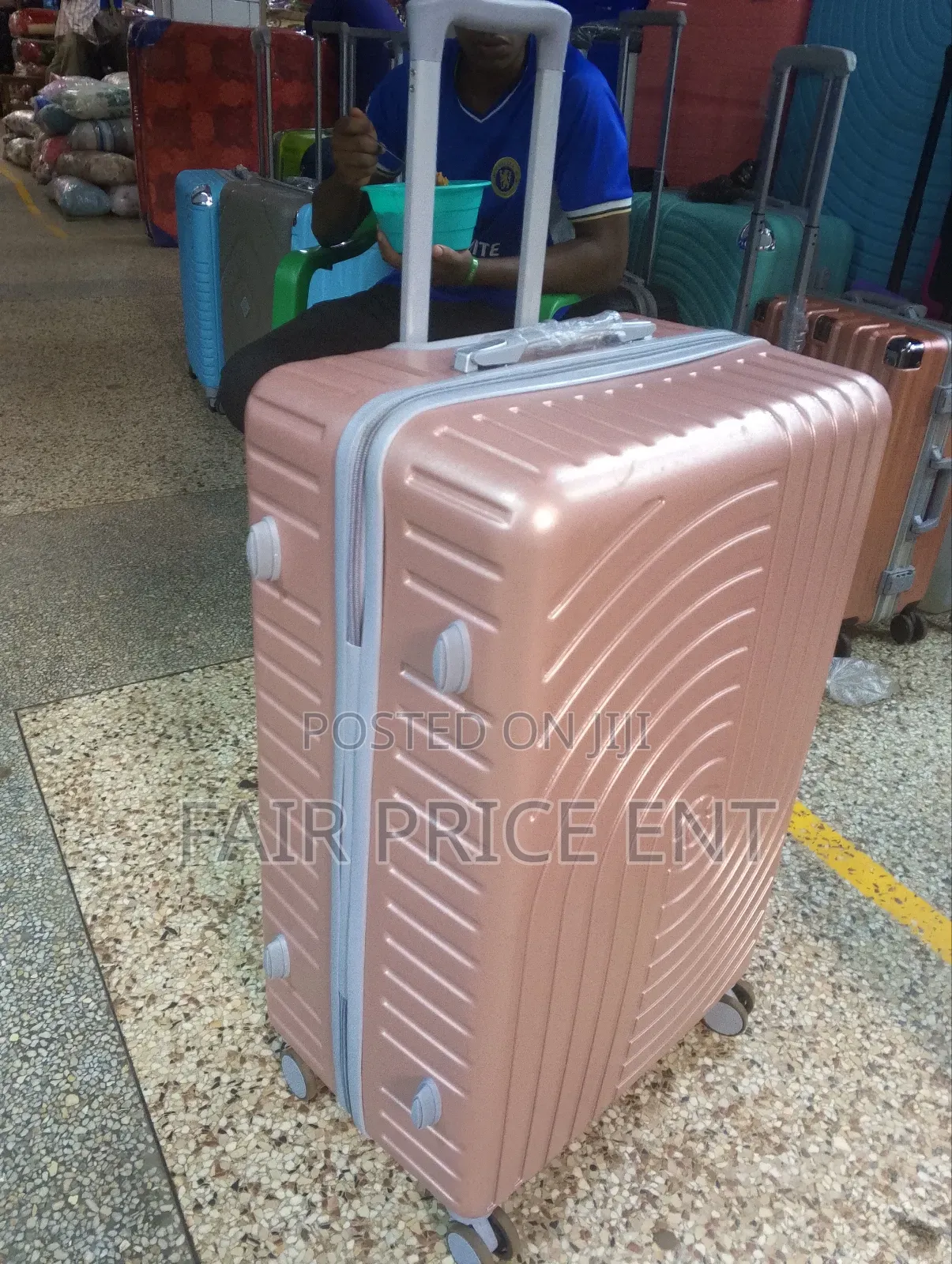 Classy Plastic Suitcases. Extra Large. ( Bronze)