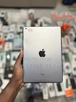 Apple iPad Air 64 GB Gray