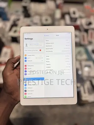 Apple iPad Air 32 GB Gray
