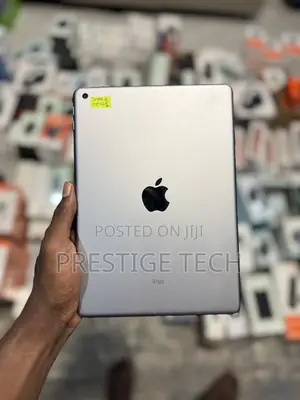 Apple iPad 10.2 (2021) 32 GB Gray