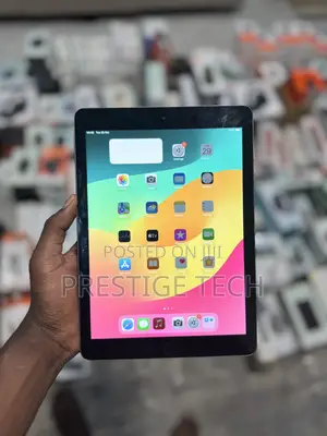 Apple iPad 10.2 (2021) 32 GB Gray