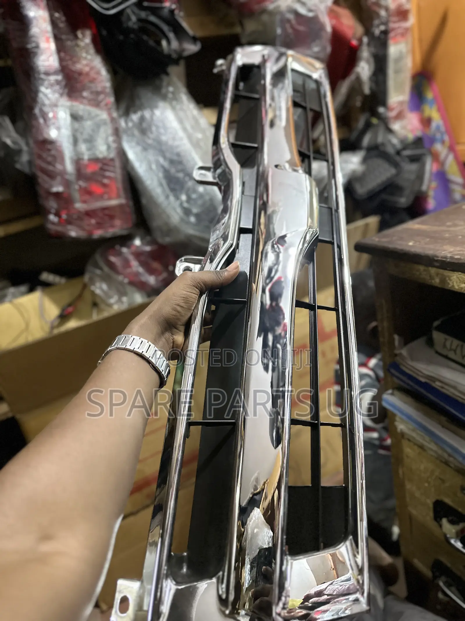 Hiace 2010 - 2013 Chrome Grille