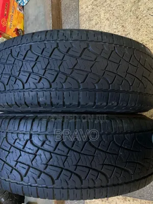 275/65r18 PIRELLI Tires Good Condition.