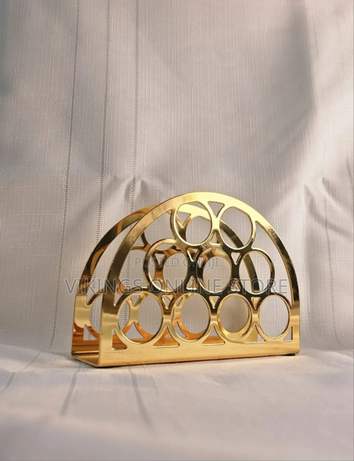 Semicircular Paper Towel Stand