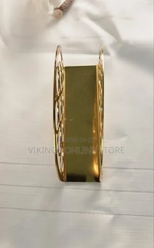 Semicircular Paper Towel Stand