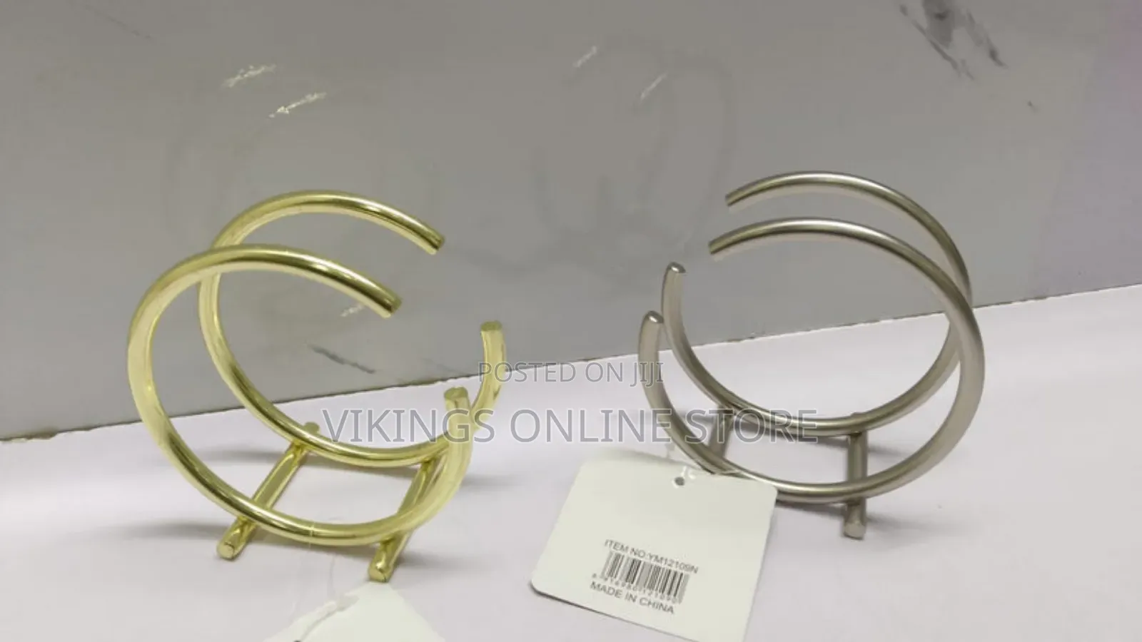 C Shaped Metallic Serviette Holder
