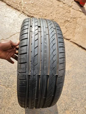 225/40r18 Foreign Used Tire