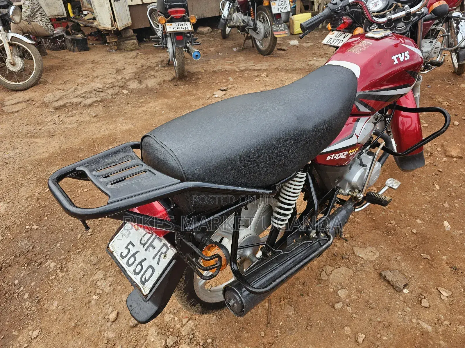 TVS HLX 125 2022 Red