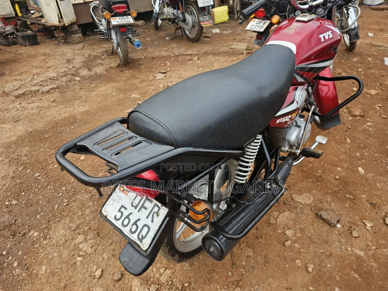 TVS HLX 125 2022 Red