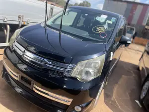 Toyota Noah 2011 Black