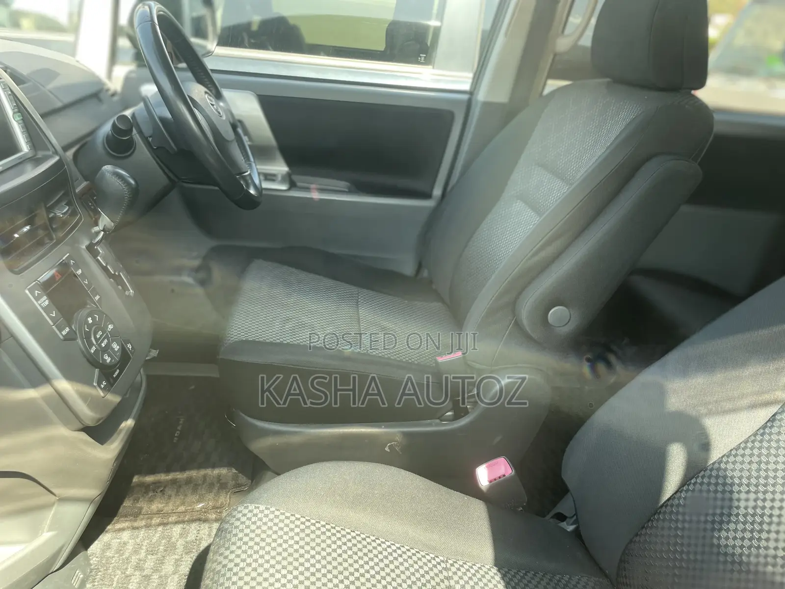 Toyota Noah 2011 Black